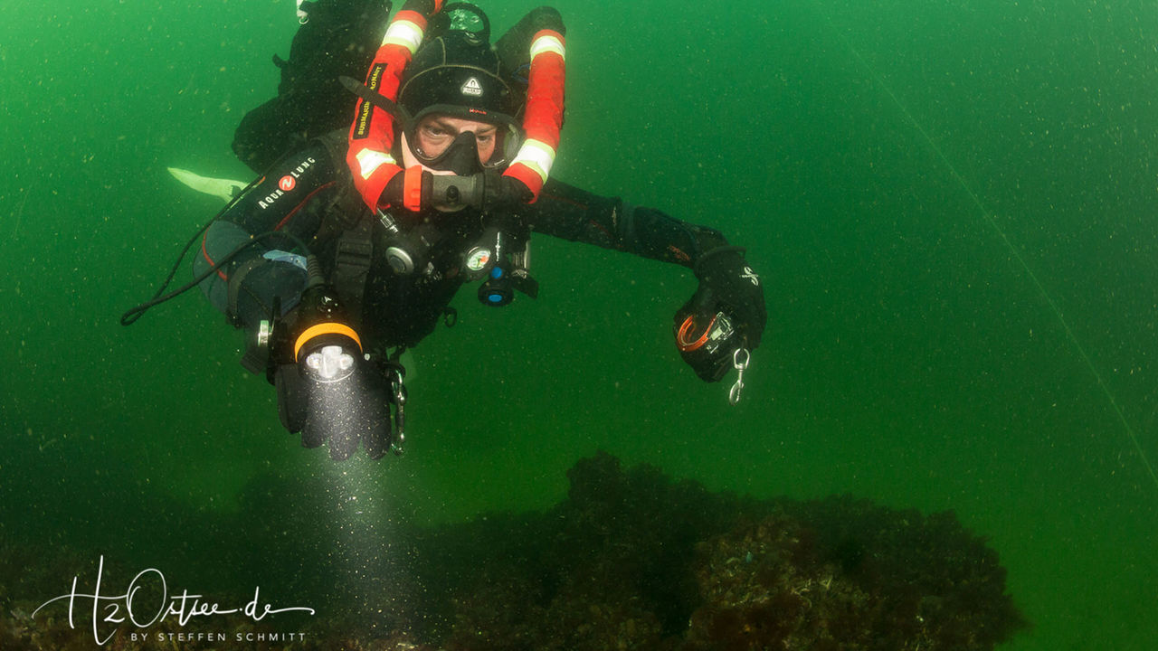 洞穴潛水照明，水下探（tàn）險燈，分體式潛（qián）水電筒 OrcaTorch D630