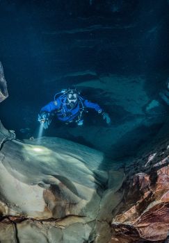 OrcaTorch木瓜视频 D630技術潛水手電