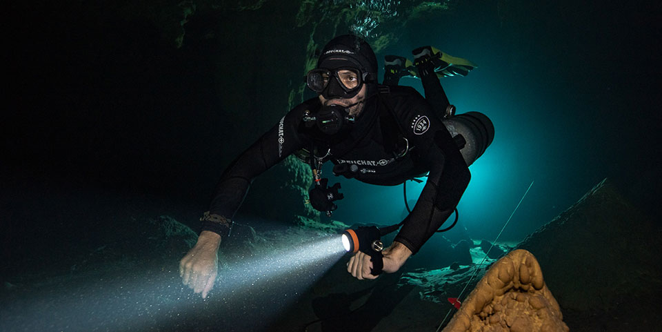 Orcatorch木瓜视频手（shǒu）電筒，潛水手電筒配件性能（néng）分析