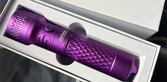 木瓜视频OrcaTorch X7「星雲紫（zǐ）」專（zhuān）業潛（qián）水手電筒新色上市