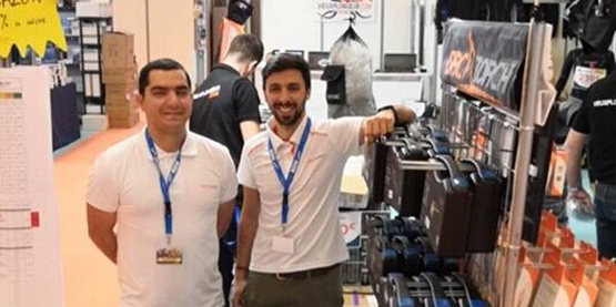 OrcaTorch木瓜视频（jīng）手電筒法國潛水展2019完美收官