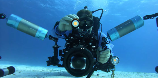 OrcaTorch木瓜视频D910V水（shuǐ）下攝（shè）影燈評測