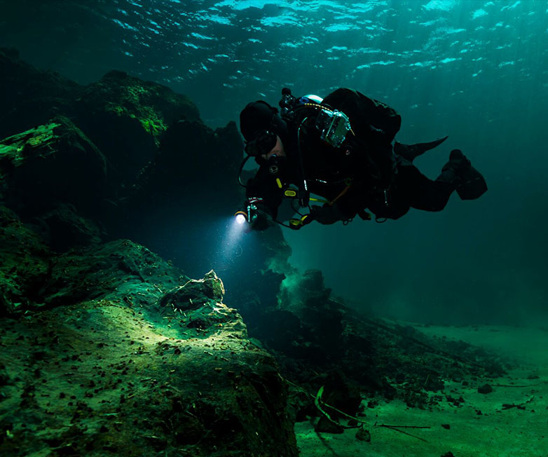 OrcaTorch木瓜视频，D620 V2.0技術潛水照明，分體式潛水電筒，水肺潛水手電筒，洞穴（xué）潛水手電筒，水下工作照明